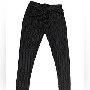 Viral “Butt-Scrunch” Leggings - flattering gym leggings size L